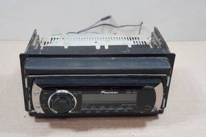 lot 253 image: Pioneer DEH-2100IB Car Deck