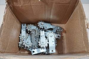 lot 259 image: Electric Fence Wire Ratchet Tensioners