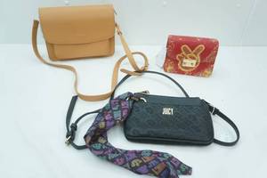 lot 14 image: NEWLIKE NEW Womens Handbags 3ct Juicy Couture, Pixie Mood