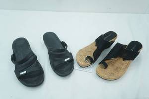 lot 28 image: Womens Sandals (2 pair) Crocs & Donald Pliner