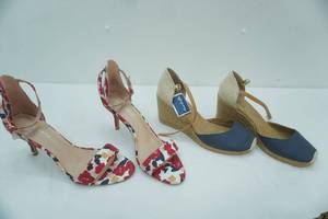 lot 31 image: NEW Womens Shoes (2 pair)