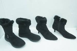lot 39 image: Womens Boots (2 pair) NEW & Good Condition
