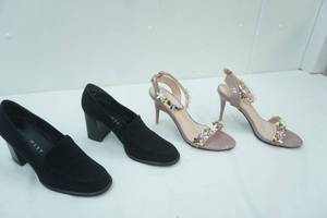 lot 51 image: Womens Shoes (2 Pair)