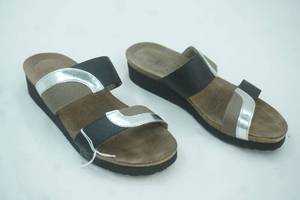 lot 56 image: Womens Sandals