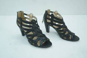 lot 57 image: Womens Shoes