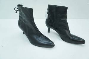 lot 58 image: Womens Boots