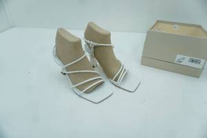 lot 60 image: Womens Heels