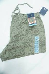 lot 81 image: NWT Gap Womens Pull-On Tencel Short Size L
