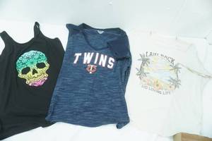 lot 92 image: 3ct NEW Womens Shirts