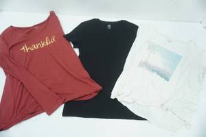 lot 97 image: 3ct NEW Womens Shirts Size L