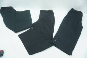 lot 101 image: 3ct Womens Black Pants & Capris (newlike new)