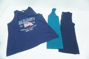 lot 110 image: 3ct NEW Womens Tank Tops