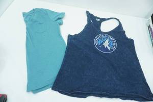 lot 122 image: Minnesota Timberwolves Tank Top size XL Natural Reflections Size XL