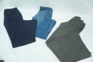 lot 127 image: 3ct Womens Pants