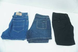 lot 134 image: 3ct Womens Shorts NEWLike New