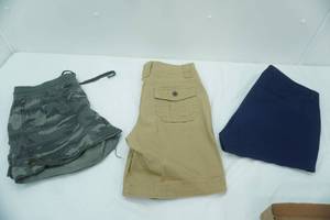 lot 141 image: 3ct Womens Shorts. Very good condition