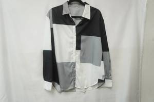 lot 195 image: BlackWhiteGrey Button Up Blouse Size XL