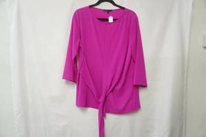 lot 202 image: Gibson Size L Fuschia Blouse