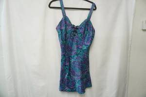 lot 204 image: Sleep Solutions Size M Sleep Dress