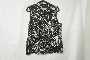 lot 210 image: Rafaella Size XL Tank Top wcollar