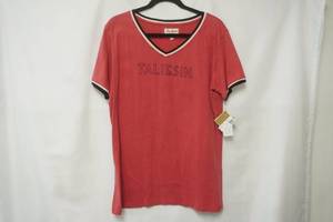lot 227 image: NWT Red Jacket Size XL V-Neck T-shirt. TALIESIN