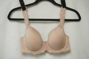 lot 247 image: Wacoal 32D Nude Lace Bra