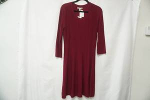 lot 359 image: NWT Dana Buchman Size S. maroon knit dress