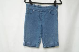 lot 374 image: Ruby Road 10P. Stretch pull-on jean shorts