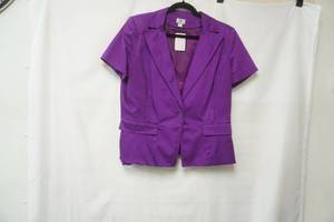 lot 429 image: Worthington size XL, short sleeve purple blazer