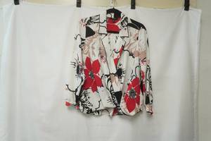 lot 460 image: NWT Alfani Petite Medium Surplice Top.