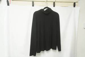 lot 466 image: Black Turtleneck (no size, LM)