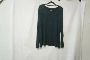 lot 482 image: Celebrate Together size XXL forest green sparkle long sleeve
