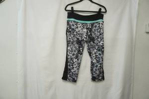 lot 526 image: 90 degree by Reflex. Size L leggings. Blackwhite floral print wteal accents