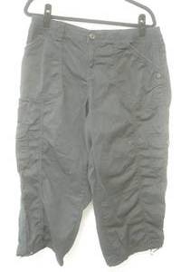 lot 552 image: Style & Co size 14 black cargo crop pants