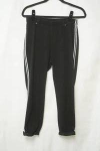 lot 555 image: Time & True size 8-10 black capris