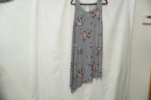 lot 570 image: Beach Time Size 4850 swim cover updress