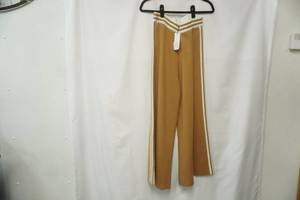 lot 583 image: NWT Karen Millme Milano Knit Pants Size M