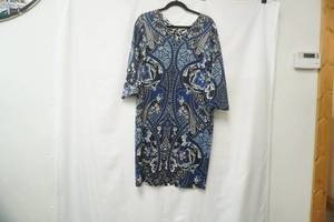 lot 589 image: Reversible Dress (no tag size L)