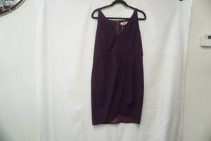 lot 592 image: Manydress Size XL purple dress