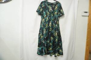 lot 594 image: NWT Torrid Size 1 Dress