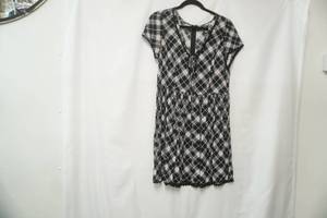 lot 595 image: Hot Topic Size XL dress