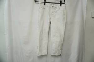 lot 599 image: White House Black Market size 6 white jean capris