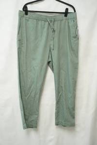 lot 621 image: NWT Gap size XL Easy Pant