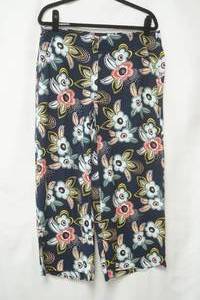 lot 647 image: Loft size 10 Floral Print Cropped Pants