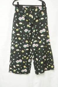lot 651 image: Loft Size L Cropped Floral Pants. Flowing