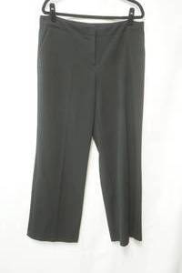 lot 667 image: Chicos Short Size 2 Black Slacks