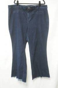 lot 689 image: A Beautiful Soul Size 24 Jeans