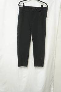 lot 694 image: Old Navy Pixie high rise never fade black cropped pants. Size 14