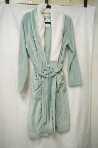 lot 877 image: DayDream plush robe size sm