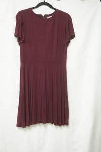 lot 710 image: NWT LOft Maroon Dress size 6